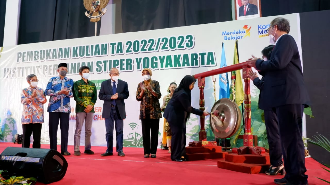 KULIAH PERDANA MAHASISWA BARU INSTIPER YOGYAKARTA
