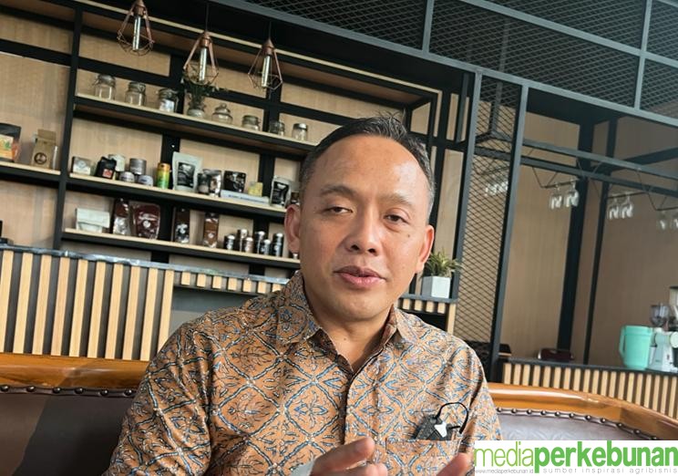 PTPN V MINTA PEMERINTAH MELEPAS 3.400 HA AREAL PETANI PLASMA YANG MASUK KAWASAN HUTAN