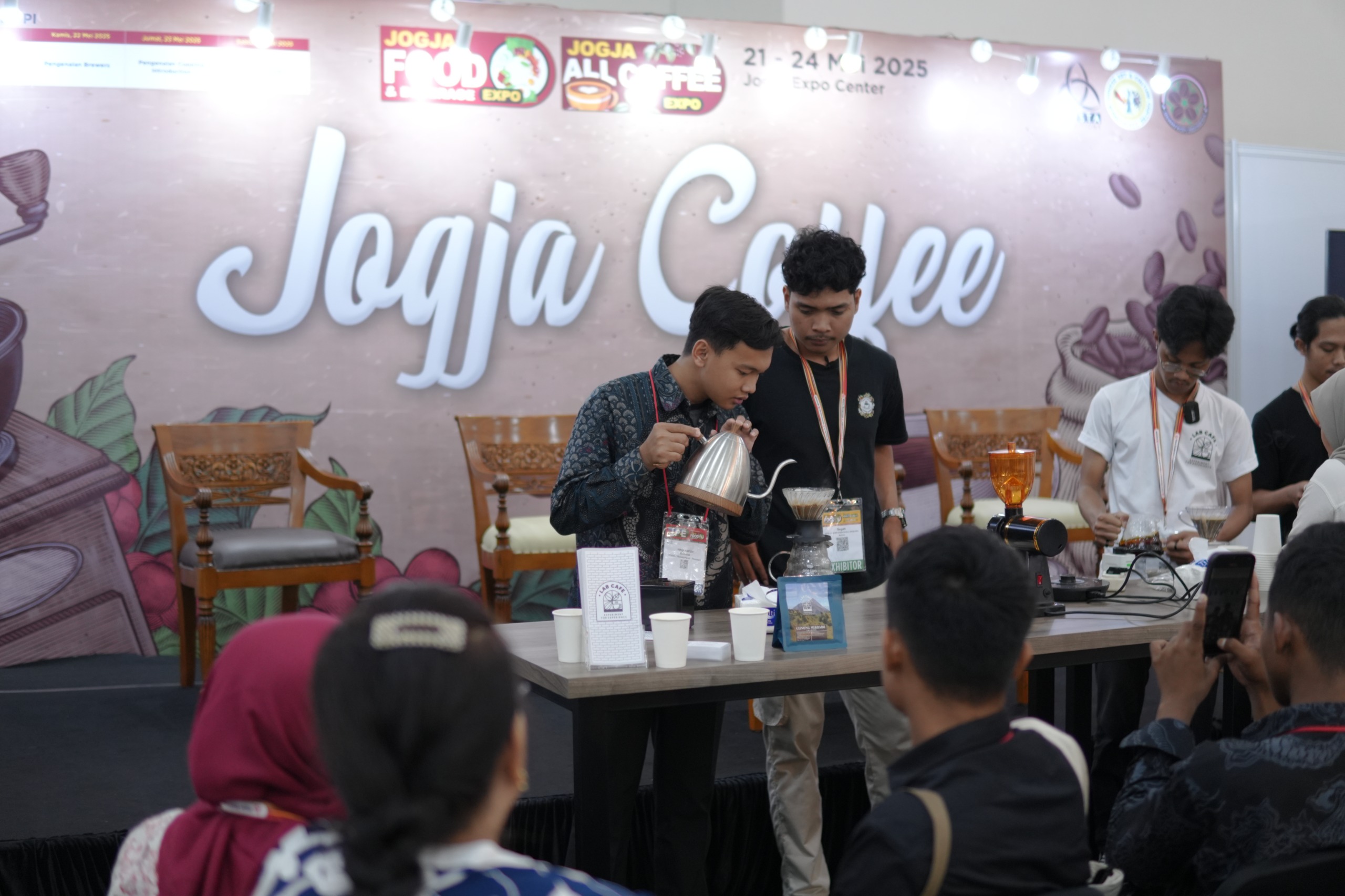 Nikmatnya Kopi Racikan Mahasiswa INSTIPER di Jogja Food and Baverage Expo