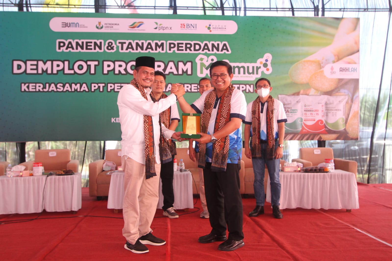 PTPN X GELAR TEBANG PERDANA MT. 2021/2022 DAN  TANAM PERDANA MT.2022/2023 PROGRAM MAKMUR