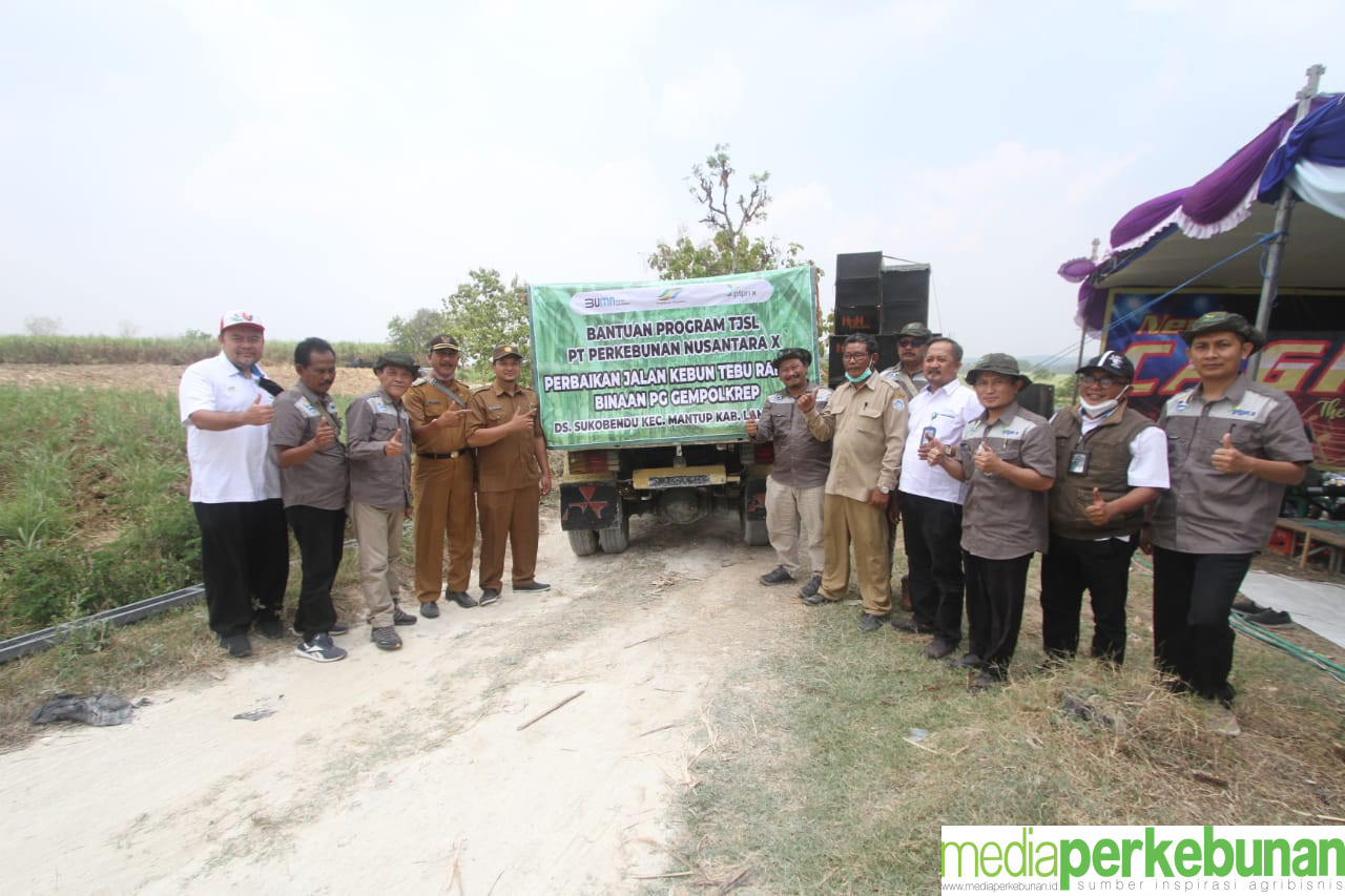 PTPN X Perbaiki Jalan untuk Permudah Akses Warga Lamongan