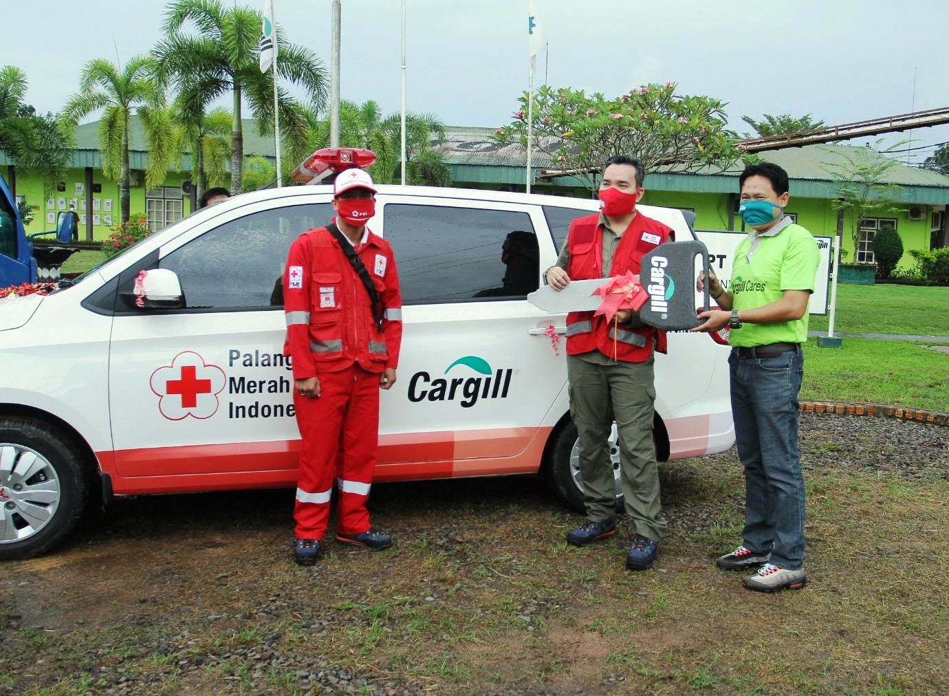 Cargill Kucurkan Mobil Ambulans dan Rapid Test Kit untuk Pemda