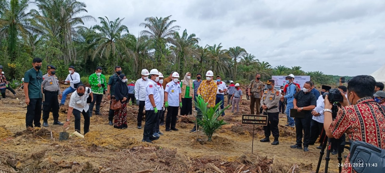 Sinarmas Tanam Perdana PSR Petani Swadaya 2.100 Ha