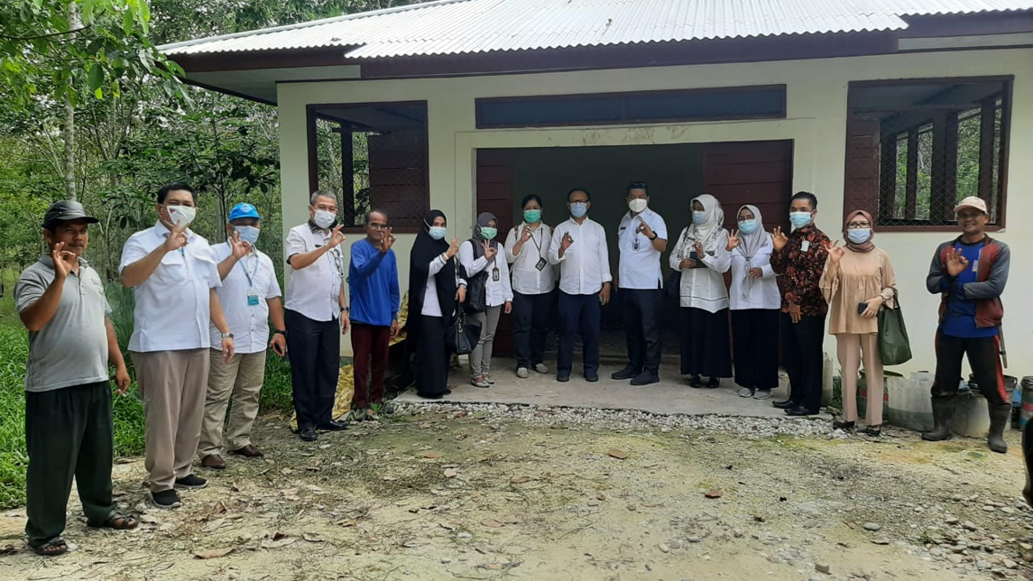 DITJENBUN BAGIKAN PEMBEKU LATEKS PADA 428 UPPB