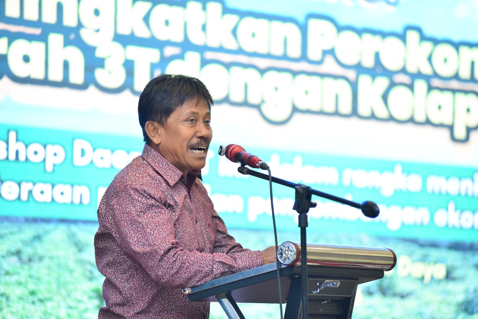Bangun Perkebunan Sawit Rakyat di Papua!