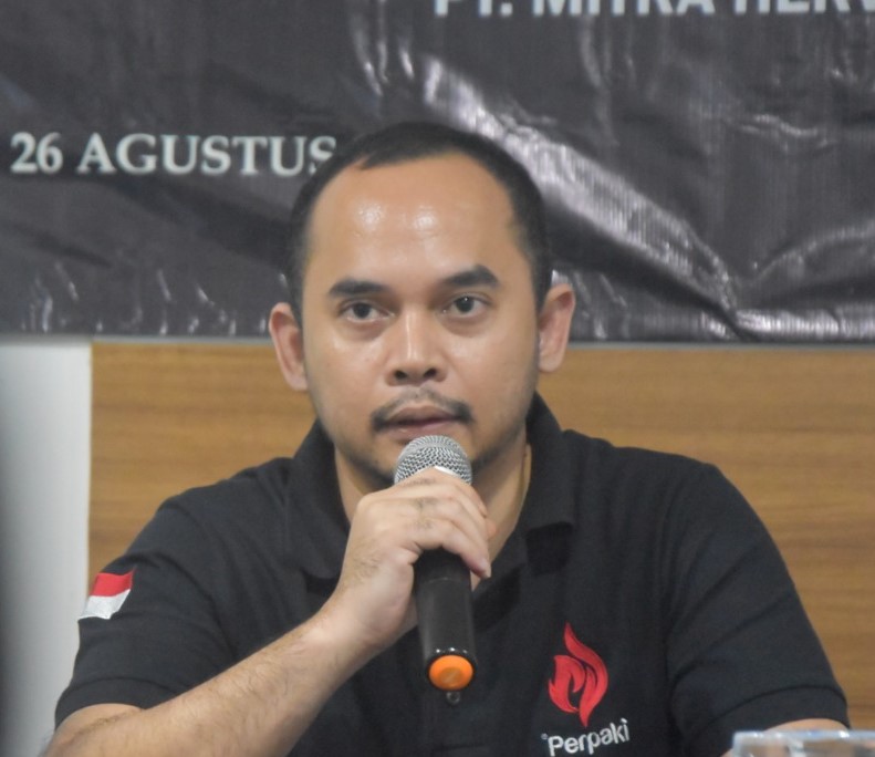 PERMINTAAN EKSPOR BRIKET ARANG KELAPA NORMAL, BAHAN BAKU KURANG