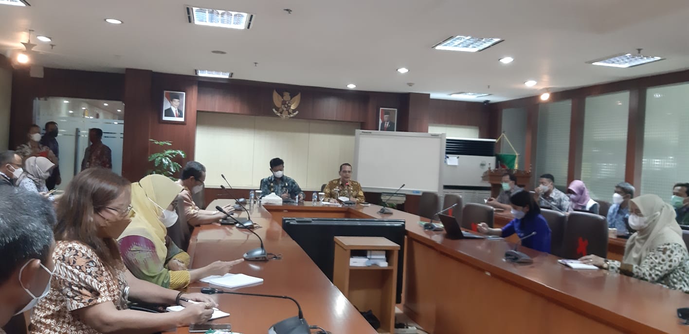 MENTAN MINTA DITJEN PERKEBUNAN FOKUS PADA BEBERAPA KOMODITAS  SAJA