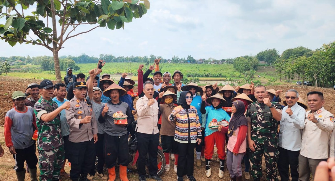 Kementan Gelar Tanam Perdana Bongkar Ratoon Tebu di Sukoharjo: Penguatan Produksi Menuju Swasembada Gula Nasional
