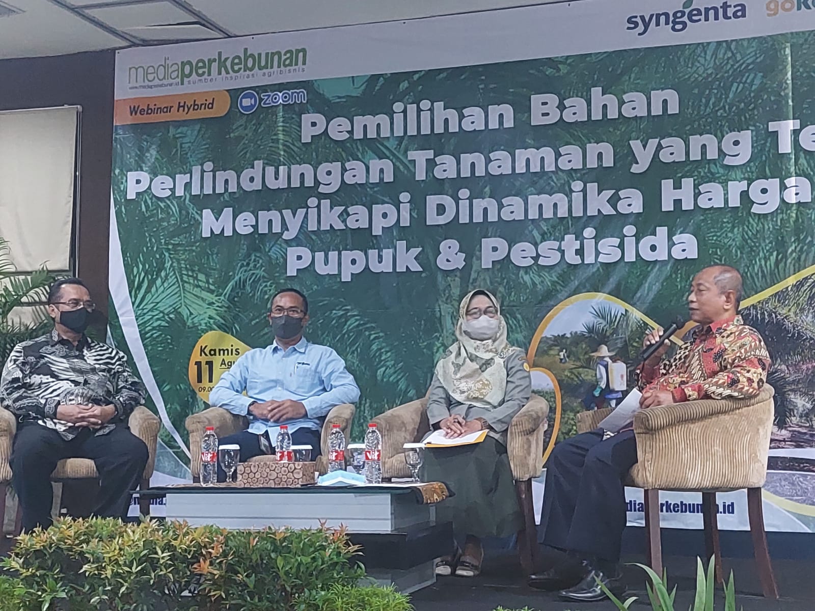 PENGENDALIAN GULMA  EFEKTIF  EFISIEN, HARGA HERBISIDA  RENDAH BUKAN  PILIHAN UTAMA