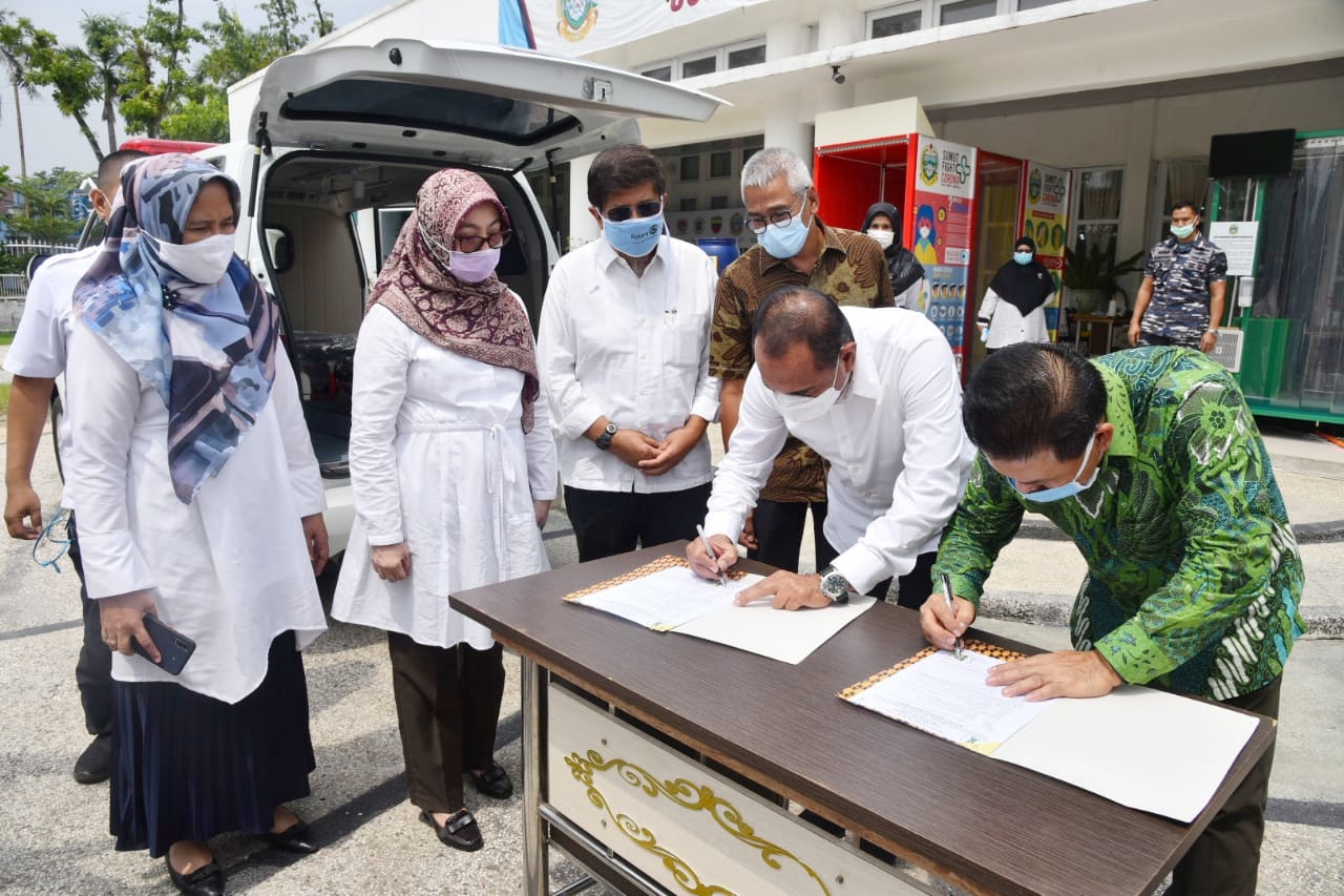 GAPKINDO SUMUT DONASIKAN 1 UNIT AMBULAN KHUSUS UNTUK ATASI  COVID1-9