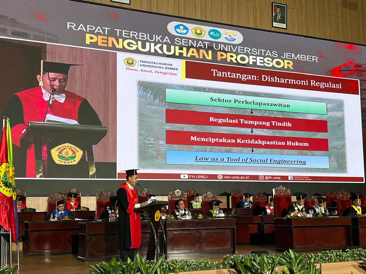 Prof. Dr. Ermanto Fahamsyah dalam Pidato Pengukuhan Guru Besarnya Ujarkan Urgensi UU Kelapa Sawit Indonesia yang Lebih Terpadu