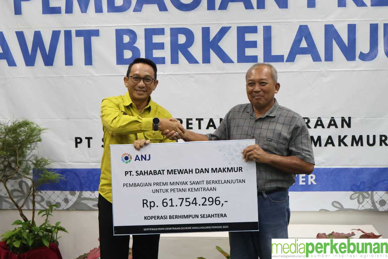Petani Mitra ANJ Terima Premi Minyak Sawit Berkelanjutan