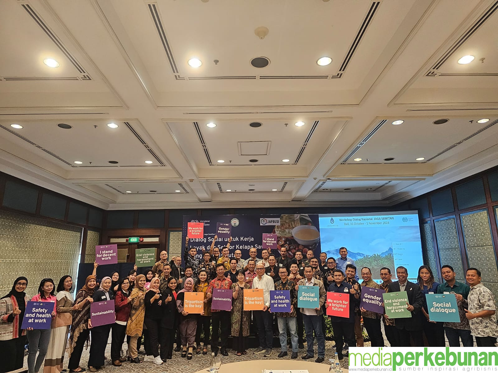 Sepuluh  Presiden Federasi Serikat Buruh Sawit Menghadiri IPOC 2023