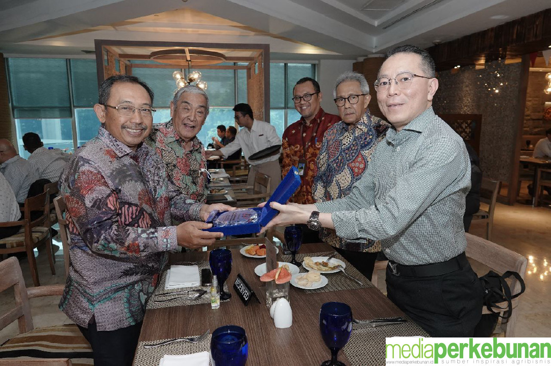 DEKARINDO DAN APBI BERDAYAKAN PETANI KARET