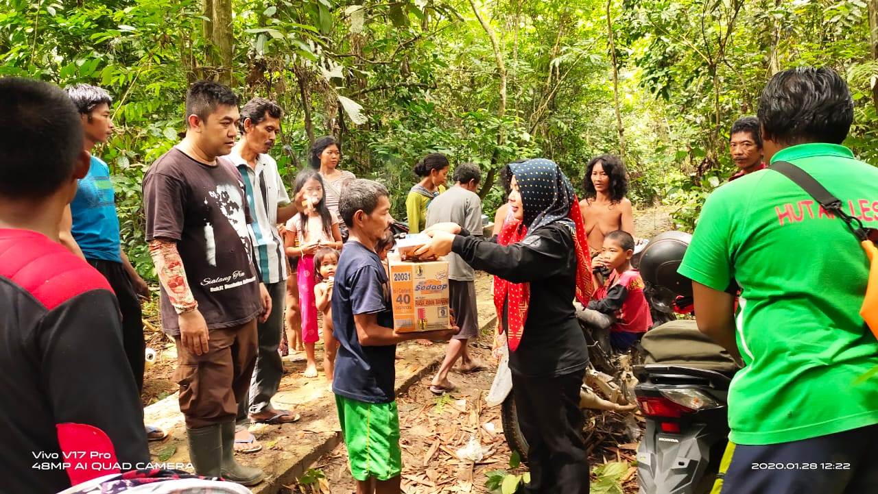 PT SAL dan Orang Rimba Hidup Bergandengan