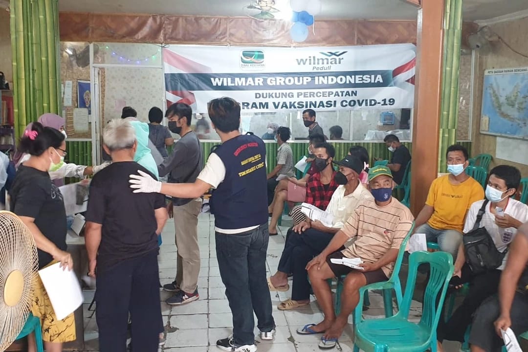 Dukung Vaksinasi, Wilmar Bagikan Migor