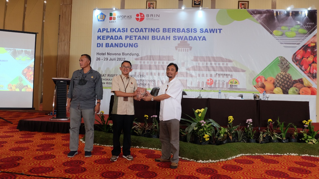 Dorong Hilirisasi Sawit, BPDPKS dan BRIN  Promosi Coating Buah Berbahan Sawit