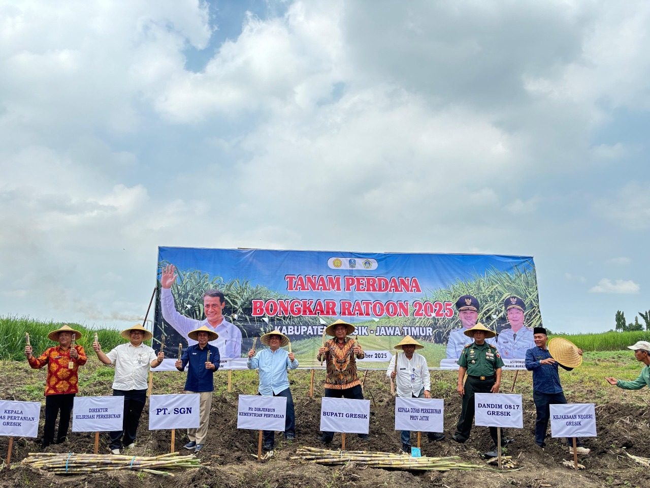 Tanam Perdana Tebu di Wringinanom Gresik, Kementan dan Pemda Kerjasama Wujudkan Swasembada Gula
