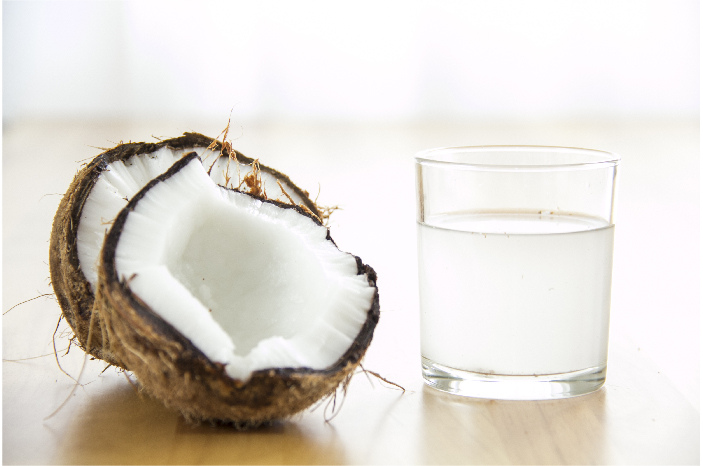 Air Kelapa Tua Mampu Sehatkan dan Tingkatkan Produksi Kakao
