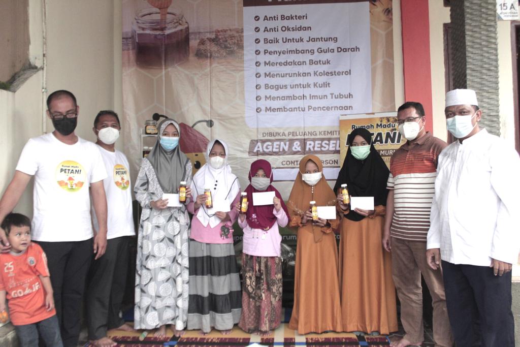 Integrasi Kebun – Madu Dongkrak Ekonomi Petani