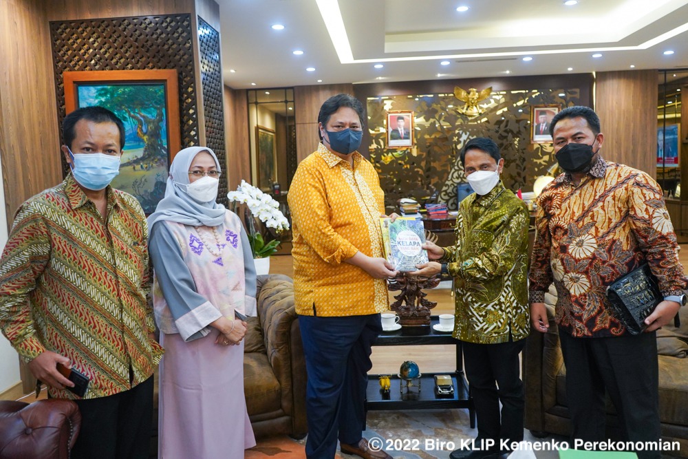 KOPEK DAN ASOSIASI PENGUSAHA KELAPA USULKAN PEMBENTUKAN OTORITAS KELAPA