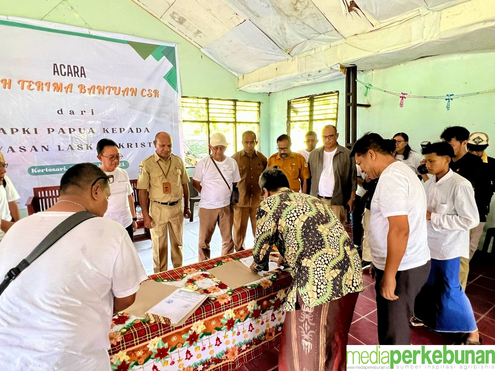 GAPKI Salurkan CSR Kegiatan Usaha Ekonomi Solutif di Papua