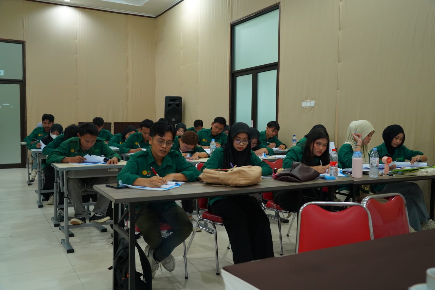 INSTIPER Yogyakarta Lakukan Uji Kompetensi Mahasiswa Penerima Beasiswa SDMPKS Agkatan Pertama