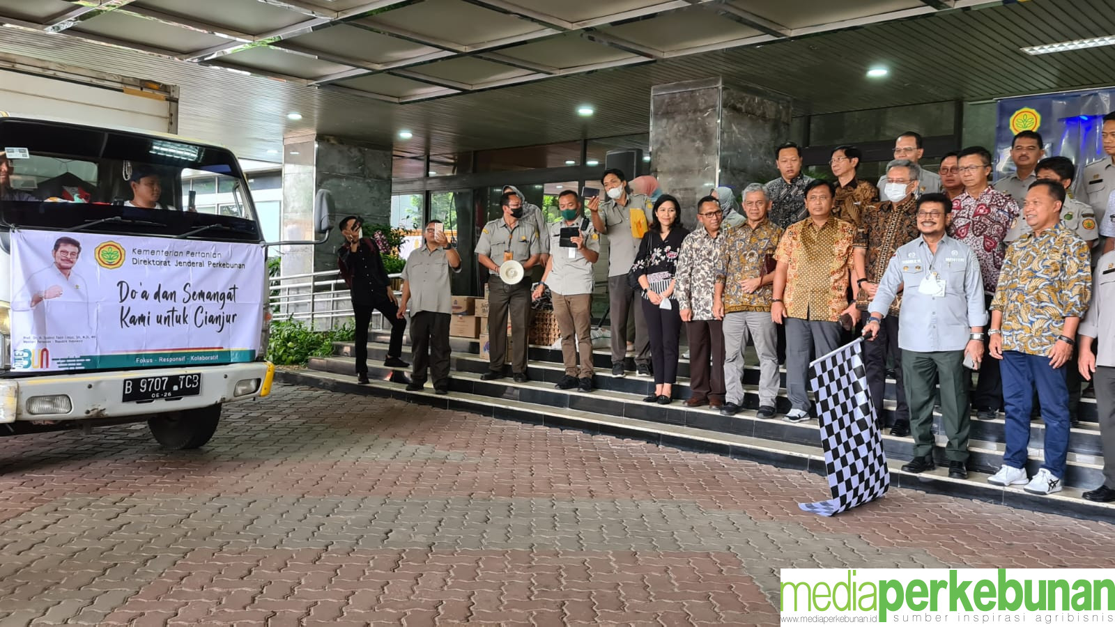 Kementan Gandeng Gapki Salurkan Bantuan Gempa Cianjur