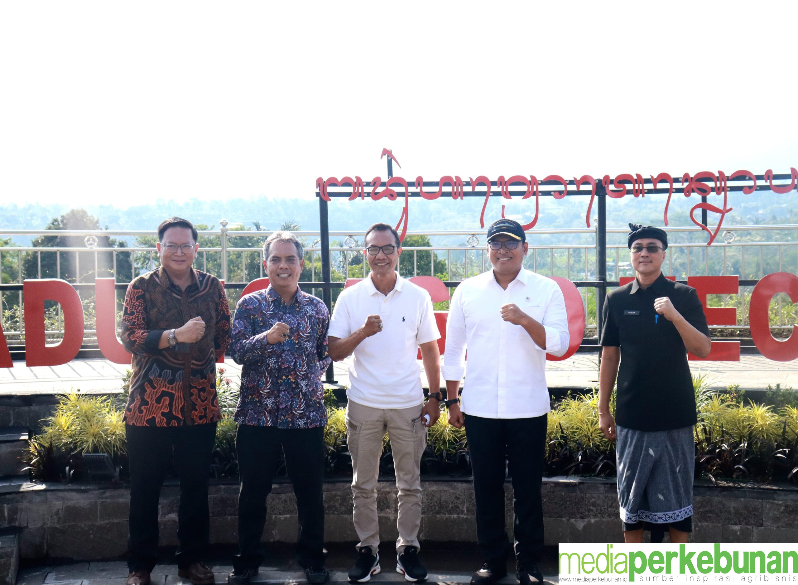 Hadiri IPOC, Wamentan : Kawal Benih Kelapa Sawit Berkualitas untuk Rakyat
