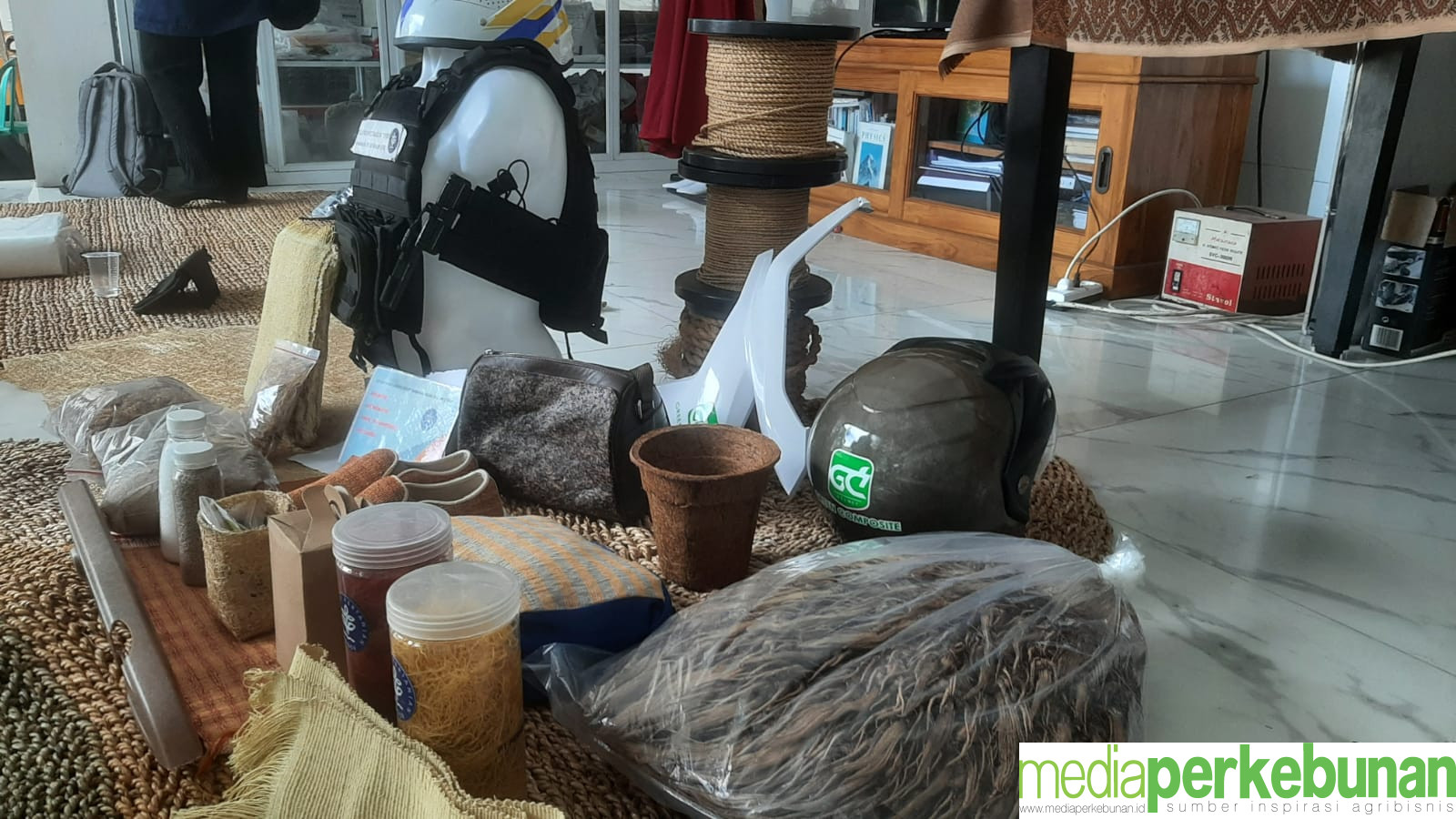 Helm Berbahan Sawit Semakin Diminati Pasar