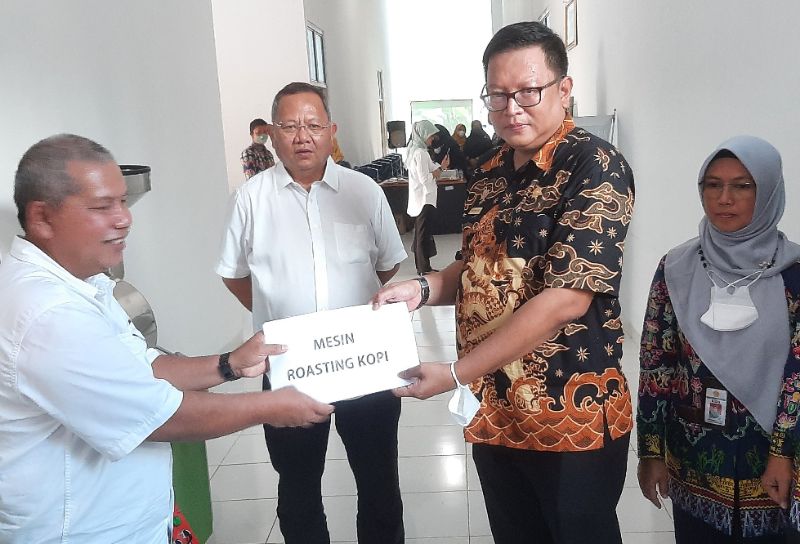 Kementan Serahkan Bantuan Roasting Kopi Ke BPTP Lampung
