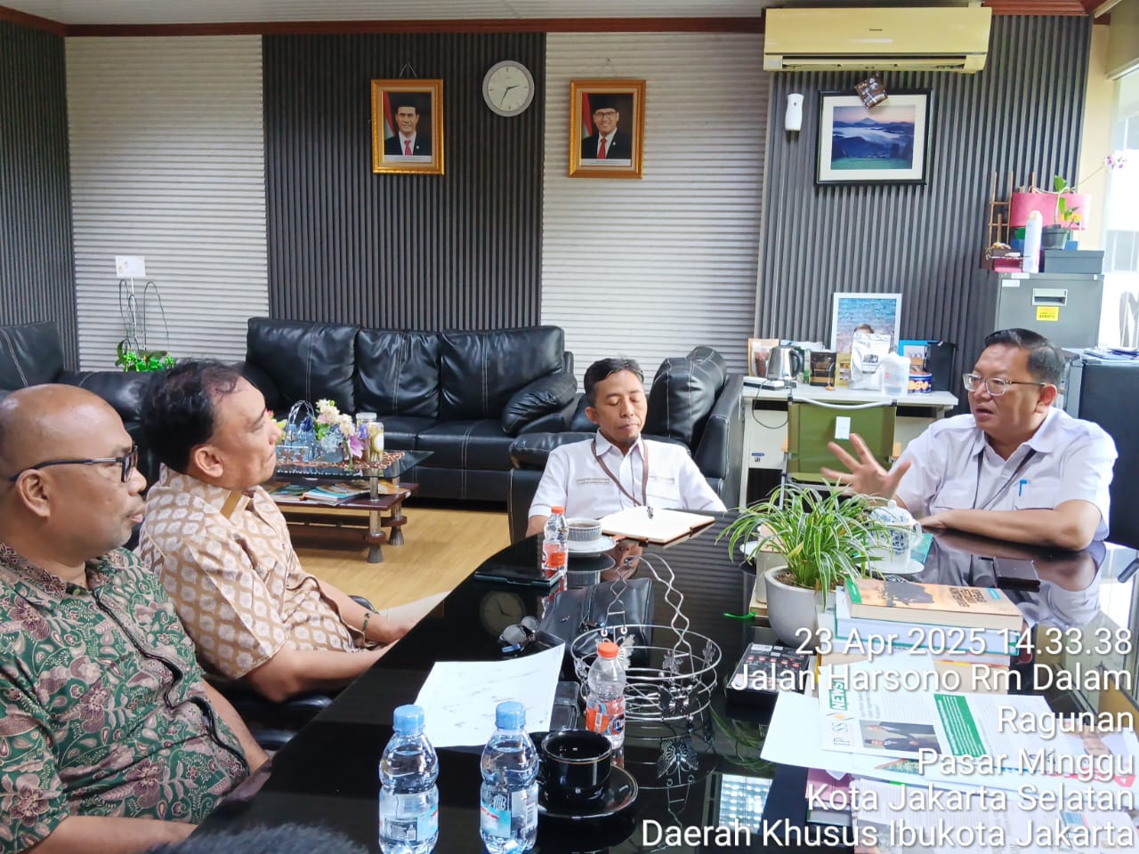 Tingginya Harga Kelapa Jadi Momentum Merawat Kembali Kebun